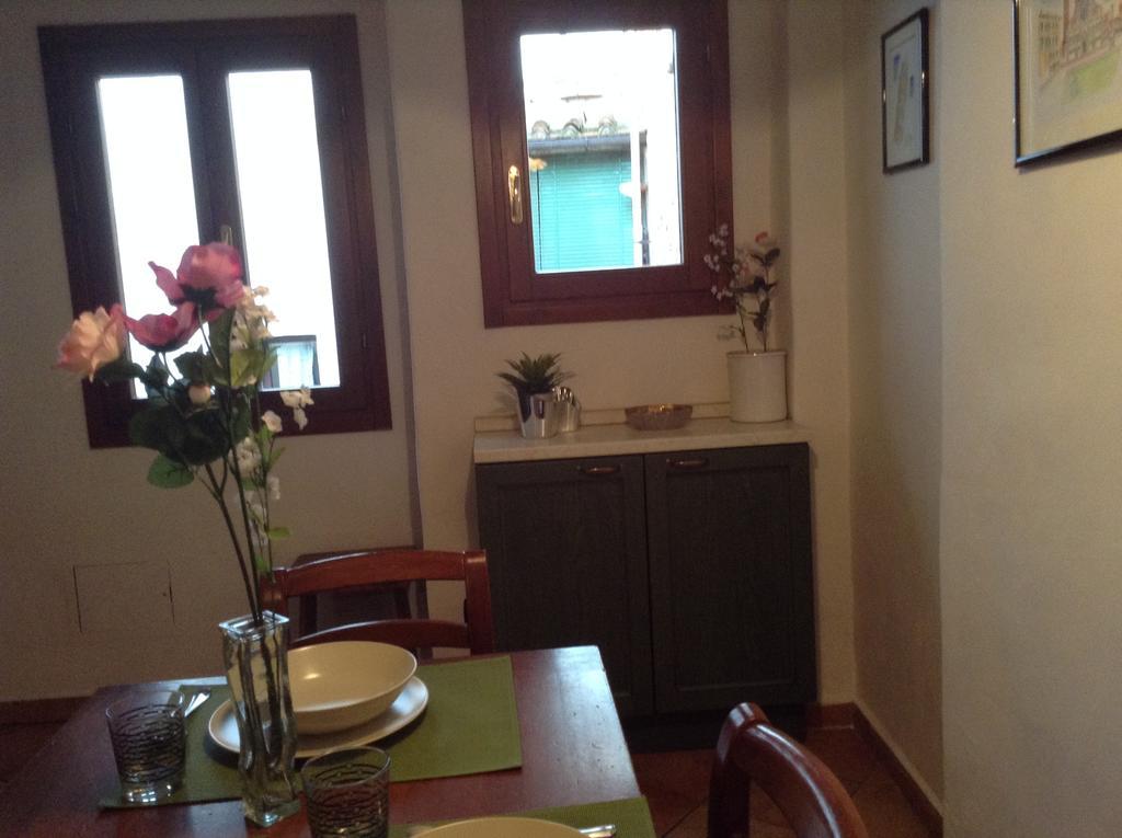 Vellutini Number One Apartment Florence Room photo