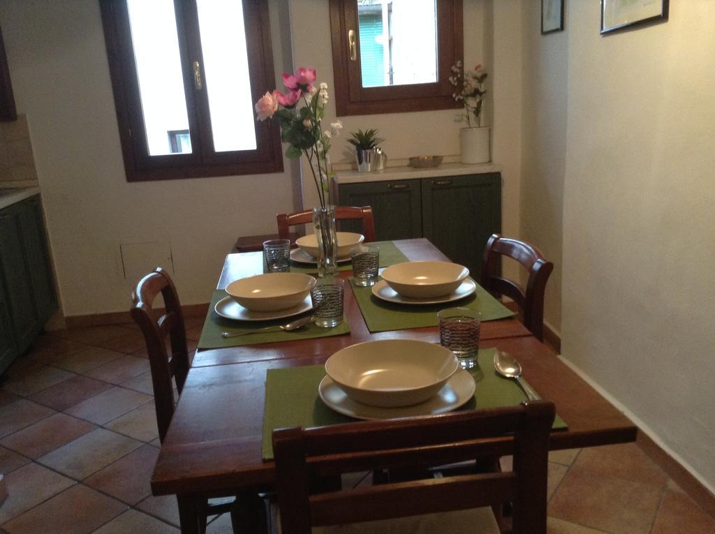 Vellutini Number One Apartment Florence Room photo